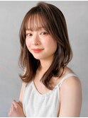 くびれヘア前髪ホワイトグレージュ薄めバングデジタルパーマ