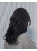 透明感たっぷりのグレージュカラー