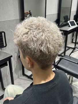 テクト バイアッシュ 吉祥寺店(Tect by Ash) 刈り上げスパイキーショートメンズブリーチホワイトシルバー