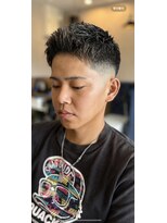 テン(TEN)&nbsp;スキンフェード・ショートアップバング