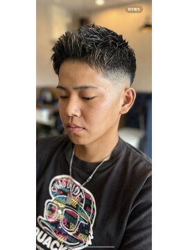 テン(TEN) スキンフェード・ショートアップバング