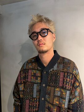 リアド(.RIAD) 金髪スパイキーショート