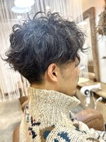 クオリア(QUALIA)&nbsp;ツイスト ピンパーマ 大人 2ブロックスタイル  /20代30代40代 柏