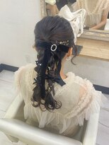 プティクローシェ バイ クオーレ(petite cloche by CUORE) ツイン編みおろしポニー