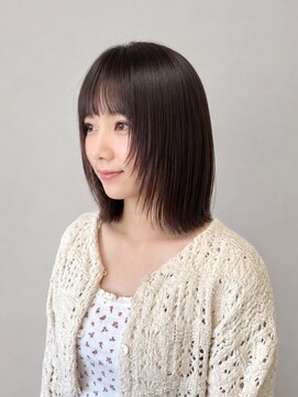 コタ 水戸(COHTA) 地毛風ダークグレージュ×ぱつっとレイヤーボブ