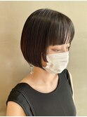 顔まわりプツッとミニボブ