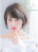 赤みのない透明感グレージュ