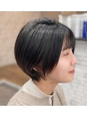 暗髪/束感ショート/小顔補正立体カット/シースルーバング