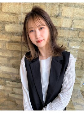 ビーハイブ 一番町店 アヴェダ(BEHIVE) ナチュラルベージュのフェイスフレーミング