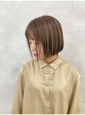 ミニボブ×ブリーチなしベージュカラー