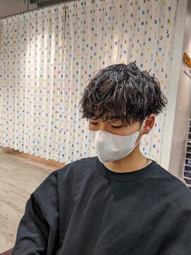 コワファーストナガサキシャンプーボーイ(COIFF1RST NAGASAKI SHAMPOO BOY) 波巻きスパイラルパーマ×Vマッシュ
