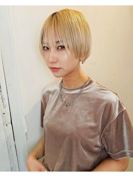 ウック(wooc) ホワイトベージュ前上がりショート