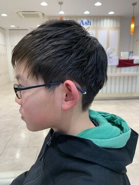 アッシュ 仙川店(Ash) キッズカット アシンメトリーツーブロックショートカット