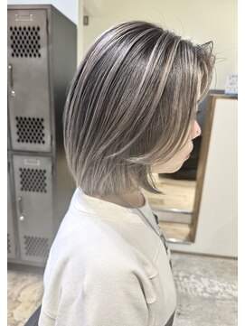 リフル 八王子(RIFULL) ハイライト　レイヤー ショートヘア　ボブ　くびれレイヤー