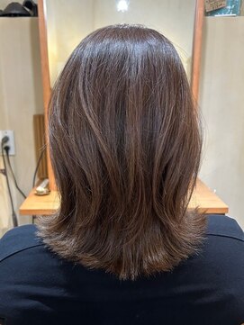 オーストヘアジジ(Aust hair Gigi) ピンクベージュ×くびれレイヤースタイル