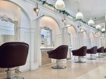 クイーンズゲート 昭和パレス店の雰囲気（セット面は全部で11席ございます。）