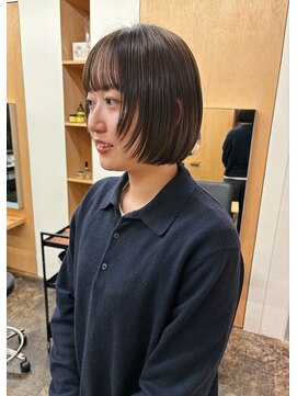 メク(meku) 顔まわりレイヤーボブ＊オリーブカラー/顔まわりカット