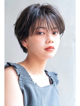 エイミー(Aimee) Aimee 町田 ブルーブラック×ショートボブ