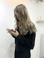 シー(shii..)&nbsp;《shii../大黒》#ミルクティーベージュ#ダブルカラー#ブリーチ