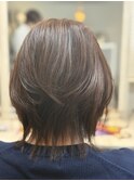 透明感ベージュブラウンの柔らかナチュラルボブ