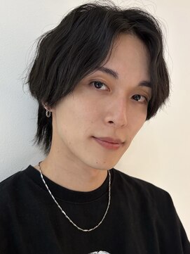 リリット(ReLit) 波巻きツイストスパイラル刈り上げセンターパートフェザーパーマ