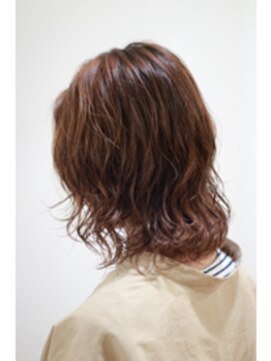 ハロ 蕨(HALO) ウェービーミディ