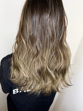 フロート 小阪店(float) グラデーションカラー_耳かけ,毛先パーマ,イメチェン