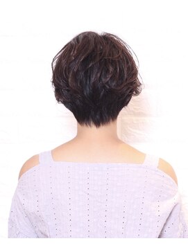 カグヤ ヘアーリンク 森小路店(華月 Hair L.I.N.C.) 大人雰囲気ショート