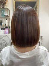 リルウヘアー ドット バイ アミューラ(Lilou hair.by Amulla)