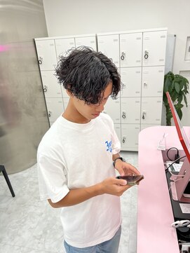 キャンディ 横浜(CANDY) 【岸本泰芽指名】波巻きパーマ/センターパート