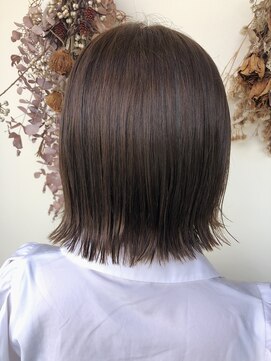 パレンテ(Parente) 切りっぱなしボブ/透明感カラー