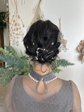 ビューティフルガーデンズ(Beautiful Gardens) シニヨン風ショートボブ