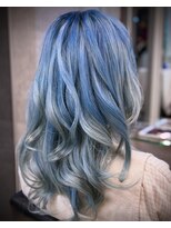 キャラ シャローネ 池袋(Chara Chalone)&nbsp;ハイトーンペールブルーウルフカット/春は水色個性派ちゃん