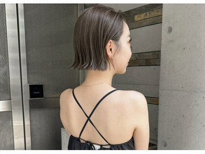 アイナ(AINA)の写真