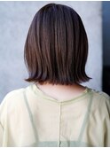 ぱっつん前髪薄めバング鎖骨ミディアムボブ耳かけボブパーマ小顔