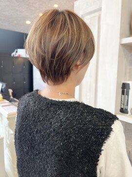 キャアリー(Caary) 福山市美容室Caaryブリーチカラー透明感ベージュ系ショートヘア