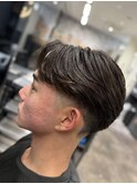 MEN’S HAIR/センターパート/テーパーフェード　ST