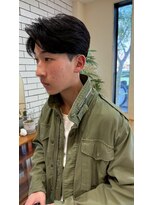 シフト(SHEEFT)&nbsp;センターパートリクルートビジネスカジュアル艶カラーメンズヘア