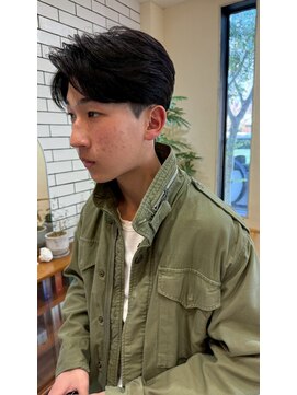 シフト(SHEEFT) センターパートリクルートビジネスカジュアル艶カラーメンズヘア