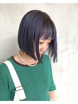 ニュイ(nuit)&nbsp;ブルーブラックの前下がりボブ
