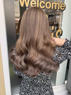 ラビス クローバー(Lovis clover) milk tea