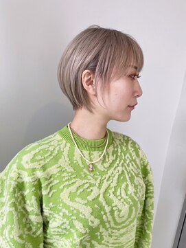 ゴーズゴードットビー 吉祥寺(go s go .b) ホワイトベージュのフェミニンショートボブ【吉祥寺】