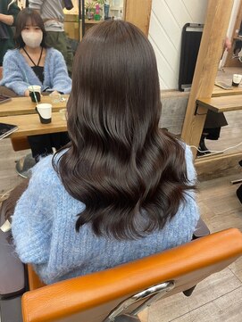 ナンバー アンフィール 渋谷(N° anfeel) 【HIKARU】＠hikaru_cut 韓国風透明感ブラウンふんわりカール