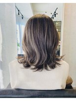 アン たまプラーザ(un)&nbsp;外ハネミディアム＋グレージュカラー【たまプラーザオージュア】