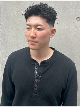 グラッシー(GLASSY) テーパーフェード/ツイストピンパーマ/スパイキーショート：