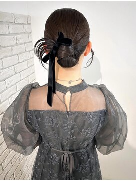 ディティカ ティア(Dityca tia) タイトシニヨン