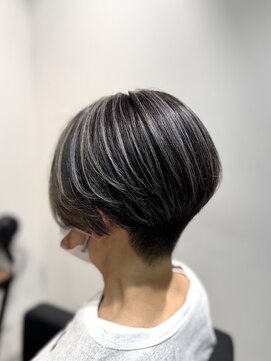 コル 市川(cor) 白髪ぼかしハイライトスラッシュ／コントラストシルバー