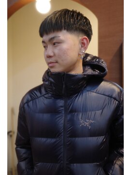 エディ(Edy) メンズ刈り上げスキンフェードスパイキーショート眉毛カット