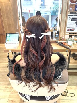 リーナ ビューティガーデン(LiNA BeautyGarden) ねじりハーフツインアレンジ