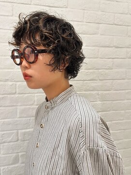 アルネ(arne) カーリーショートヘア